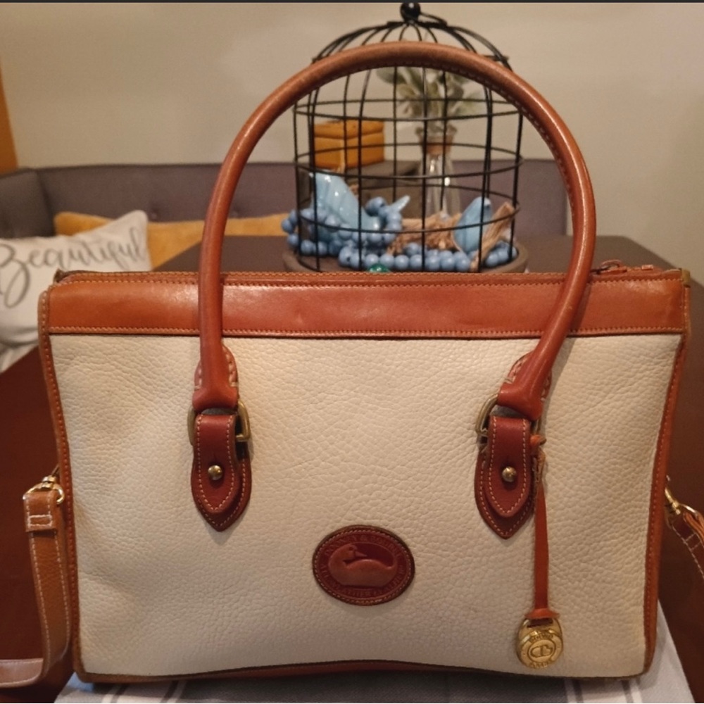 Dooney &Bourke